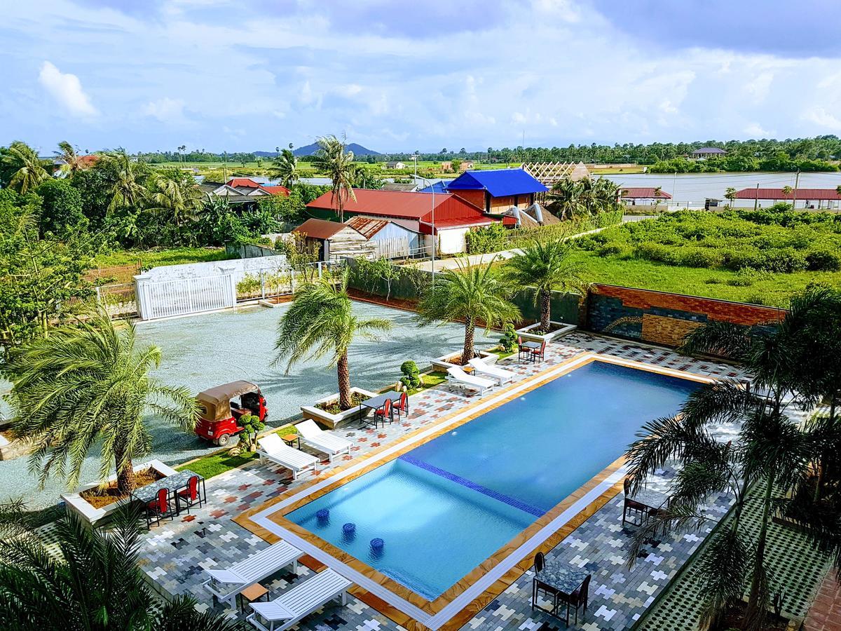 Two Moons Resort Kampot Ngoại thất bức ảnh